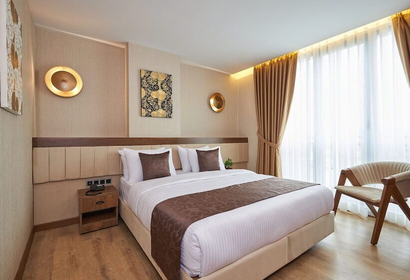 豪华房间带漩涡浴缸, Trademark Collection By Wyndham Operla Airport Hotels