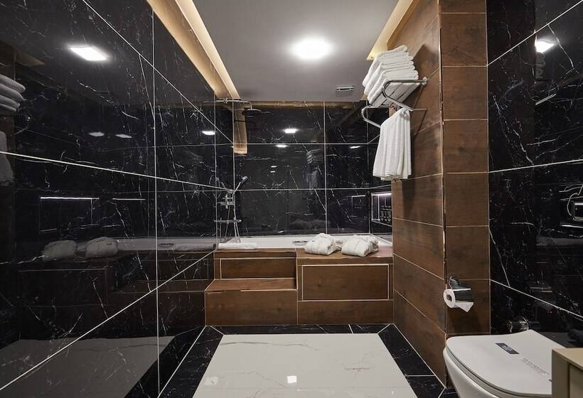 اتاق خانوادگی, Trademark Collection By Wyndham Operla Airport Hotels