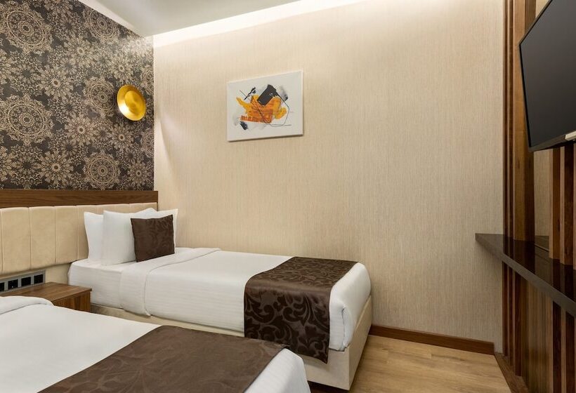 家庭间, Trademark Collection By Wyndham Operla Airport Hotels