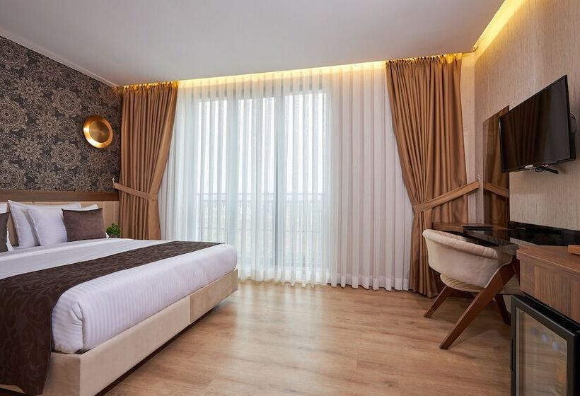 家庭间, Trademark Collection By Wyndham Operla Airport Hotels