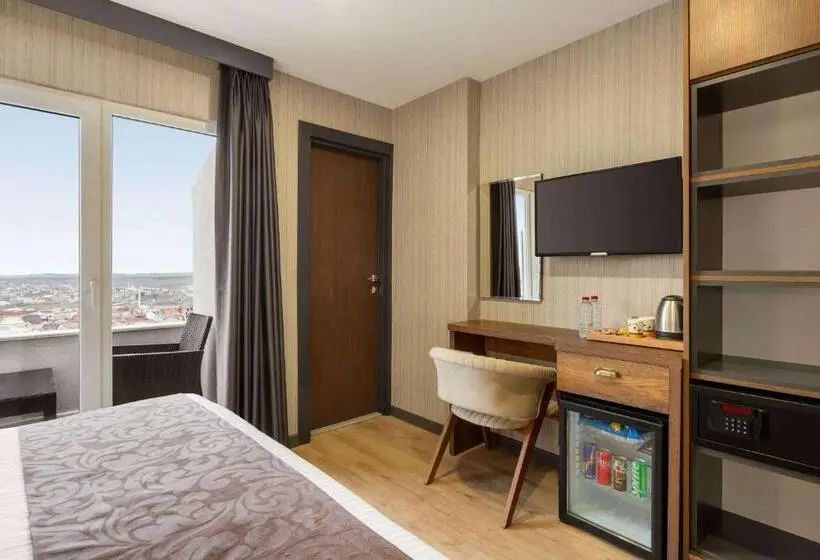 バルコニー付きデラックスルーム, Trademark Collection By Wyndham Operla Airport Hotels