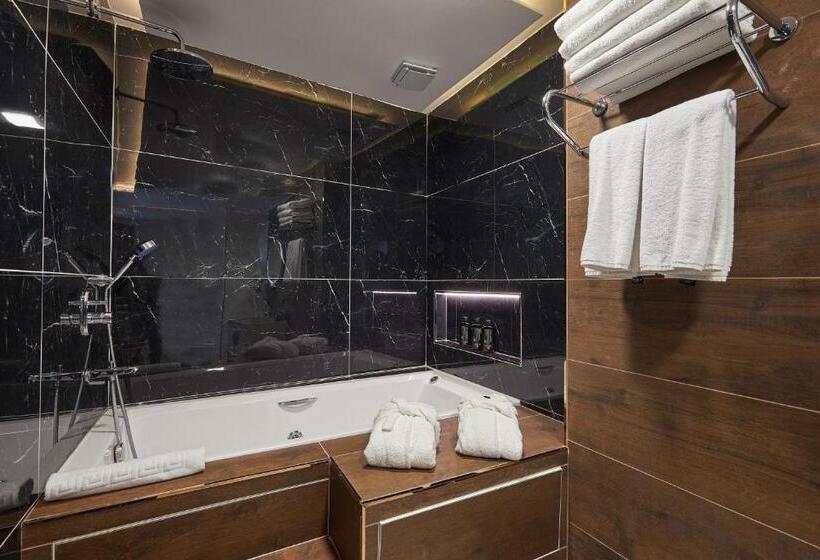 اتاق خانوادگی, Trademark Collection By Wyndham Operla Airport Hotels