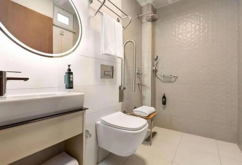 身障者適用スタンダードルーム, Trademark Collection By Wyndham Operla Airport Hotels