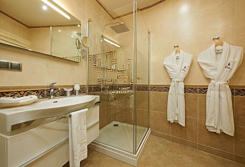 Королевский Люкс, Boutique Hotel Buta