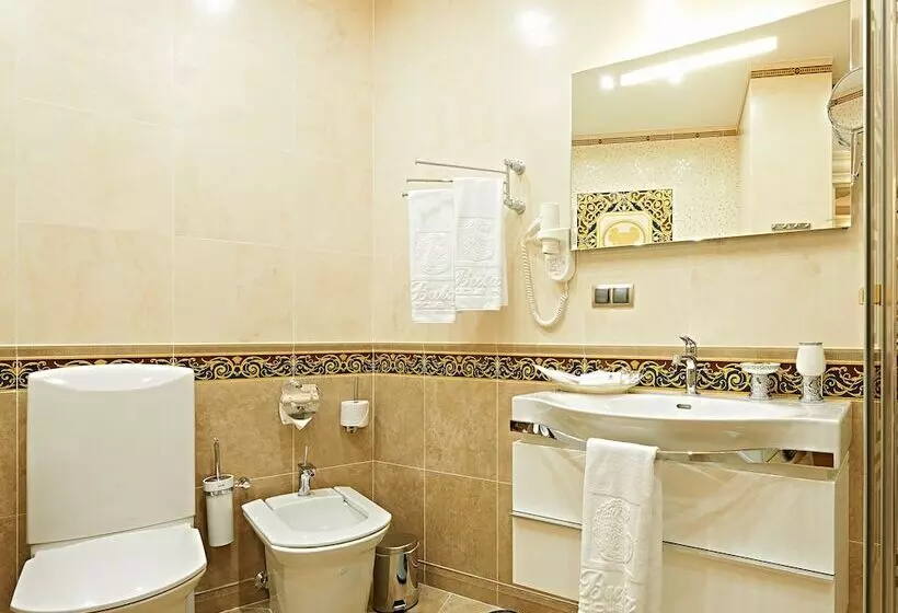 ロイヤルスイート, Boutique Hotel Buta