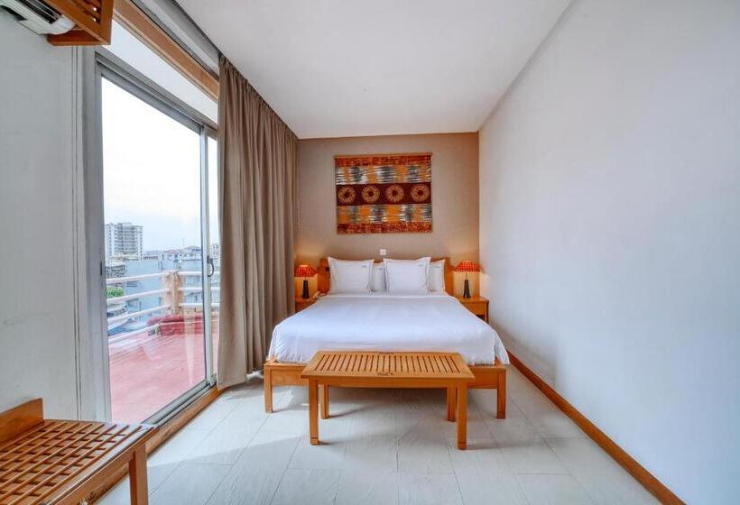 Полулюкс, Akwa Palace Douala