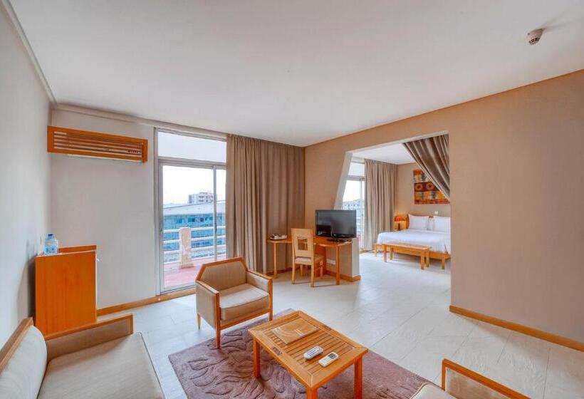 Полулюкс, Akwa Palace Douala