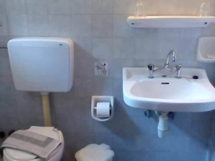 إستوديو قياسى, Diamond Beach Apts & Studios