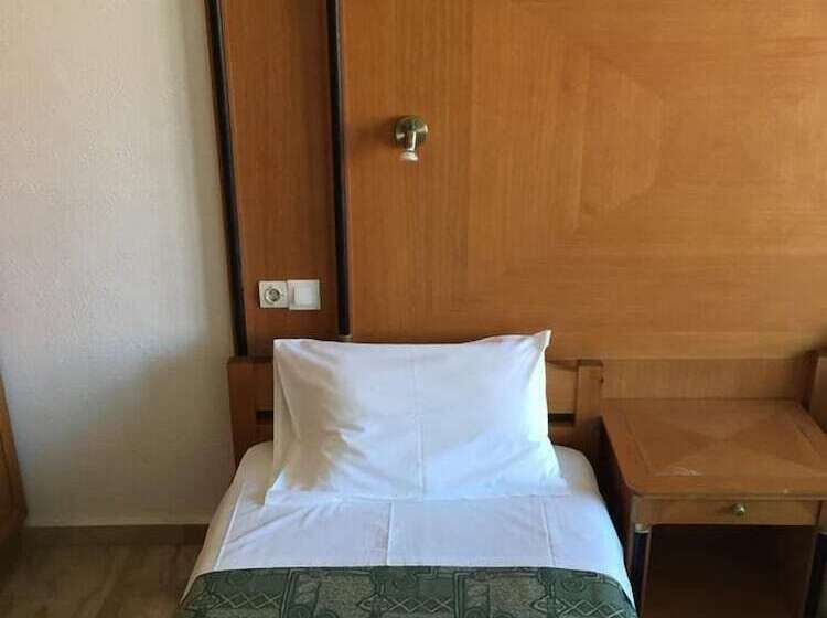 إستوديو قياسى, Diamond Beach Apts & Studios