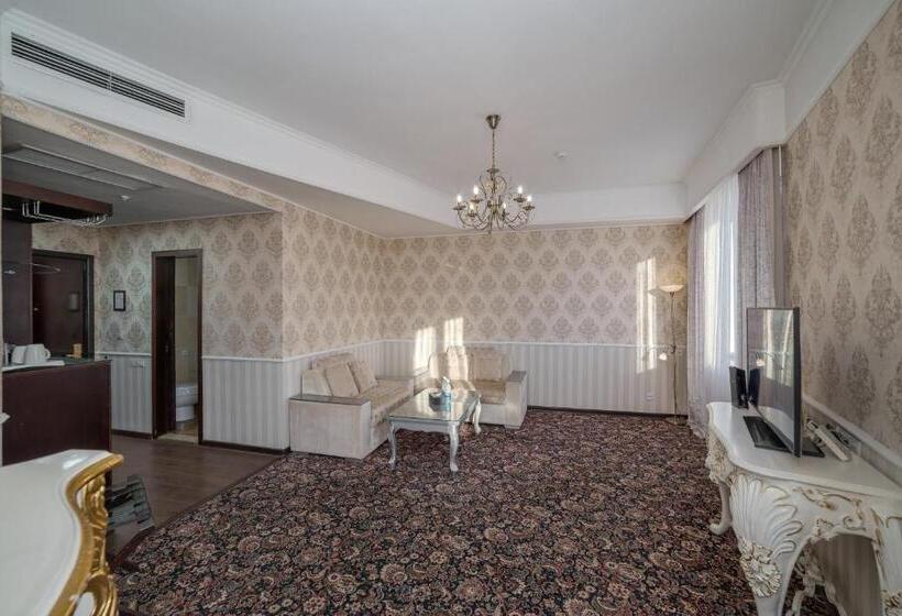 سوییت جونیور, Jannat Regency