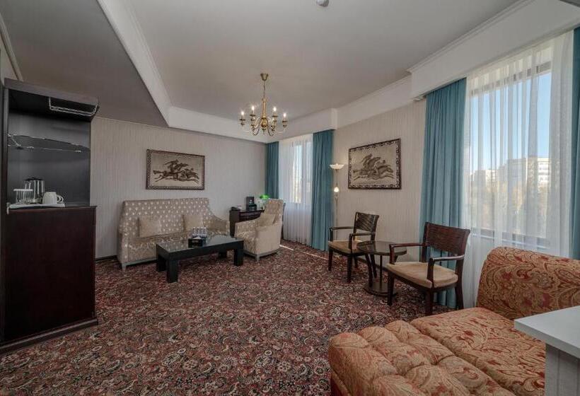 سوییت جونیور, Jannat Regency