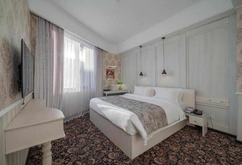 سوییت جونیور, Jannat Regency