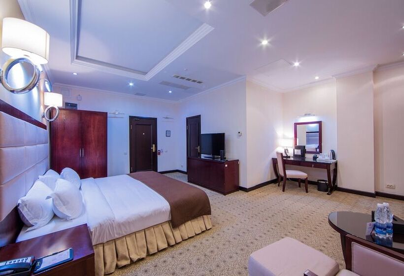 سوییت جونیور, Jannat Regency