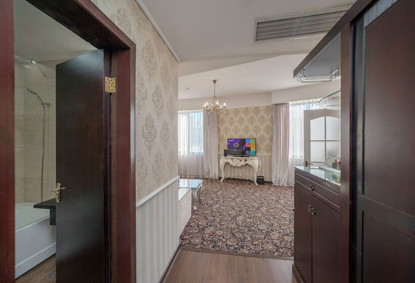 سوییت جونیور, Jannat Regency