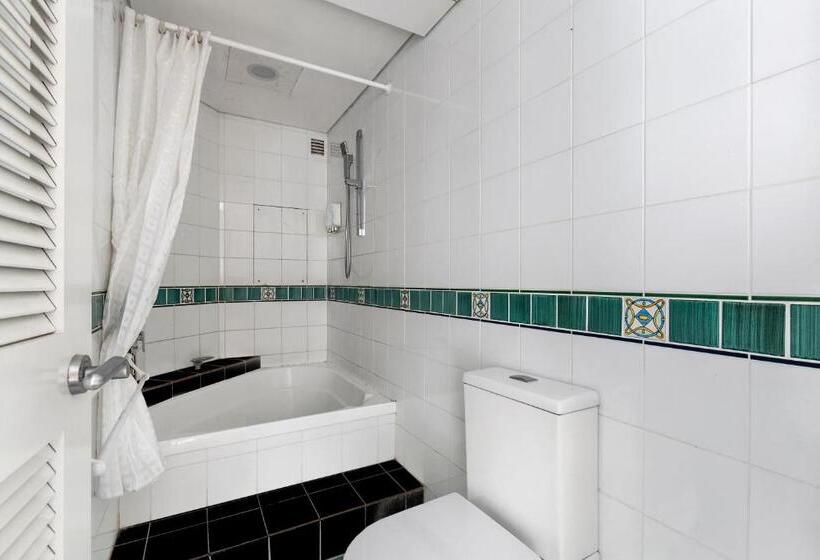 غرفة قياسية مزوَّدة بشُرفة, The Kooralbyn Valley