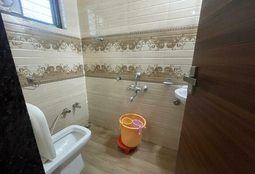 コンフォートトリプルルーム, Raj Palace