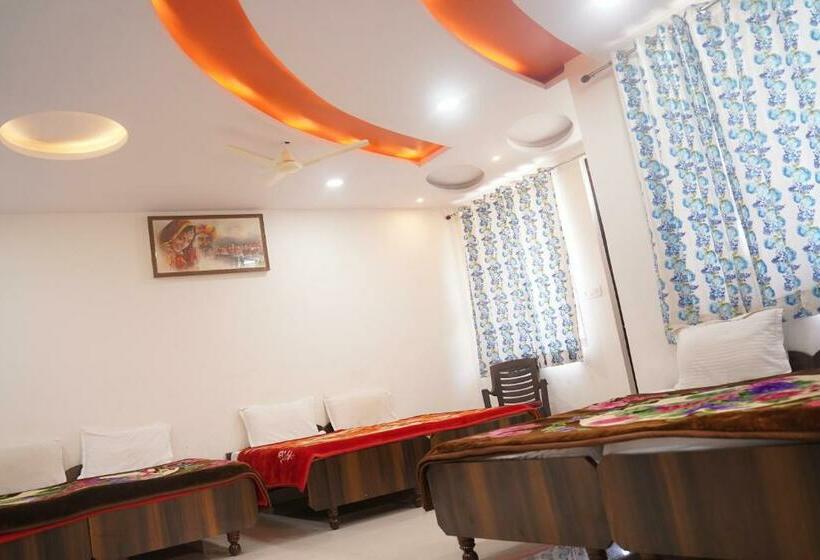 コンフォートトリプルルーム, Raj Palace