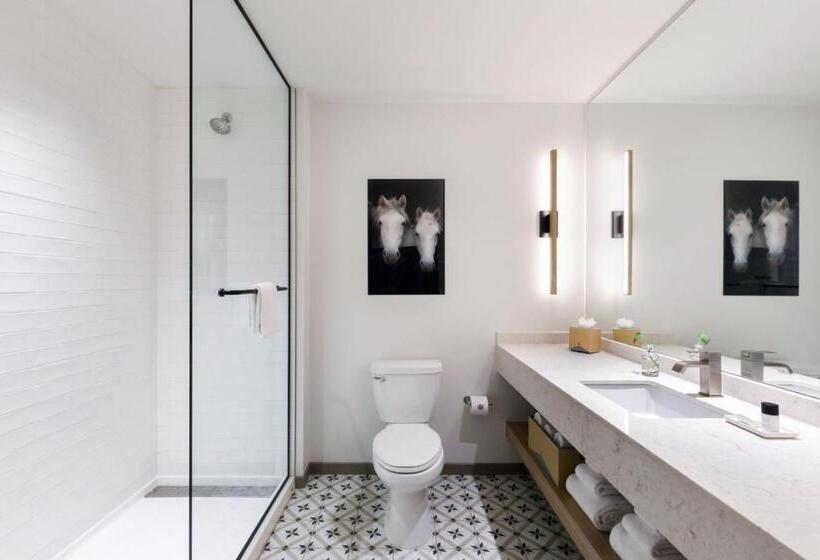 غرفة قياسية سرير كينج, Noun Hotel, Norman, A Tribute Portfolio