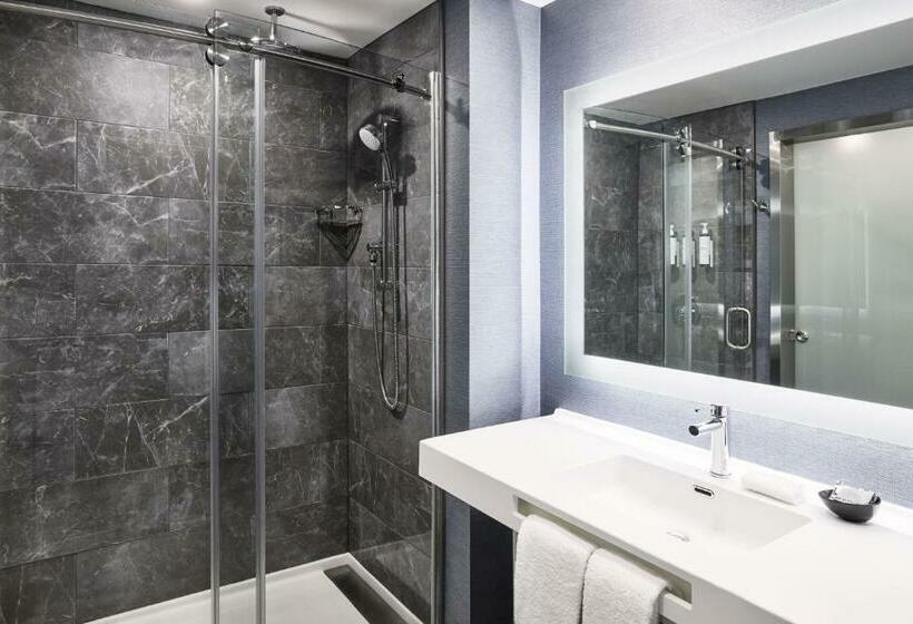 带特大床的标准间, Ac Hotel By Marriott San Diego Downtown Gaslamp Quarter