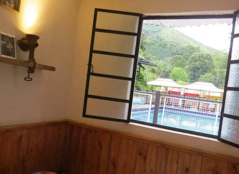 プールビュースタンダードルーム, Balneario Hostal El Pacha