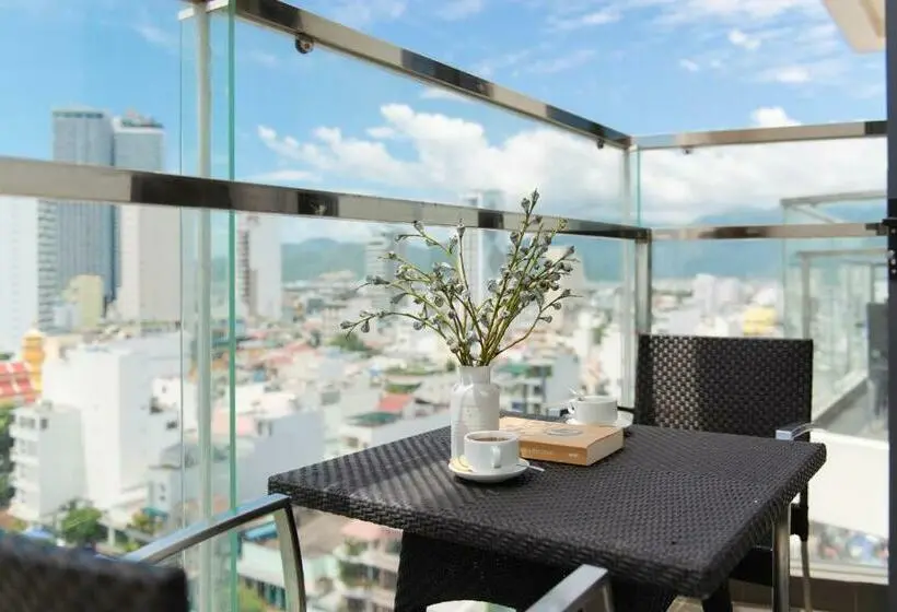 اتاق استاندارد با بالکن, The Gold Coast Hotel Nha Trang
