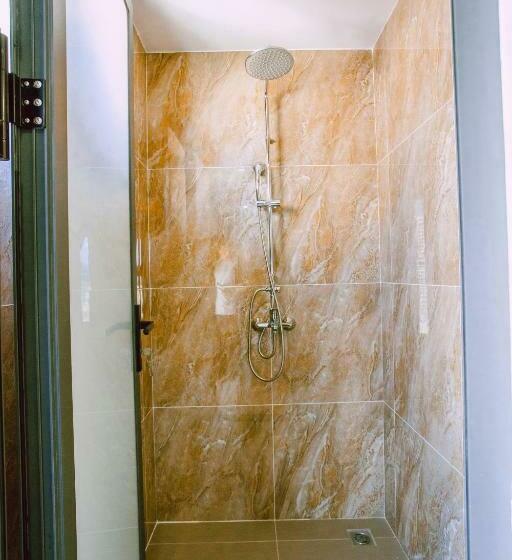 اتاق لوکس خانوادگی, Goldcoast Hotel Nha Trang