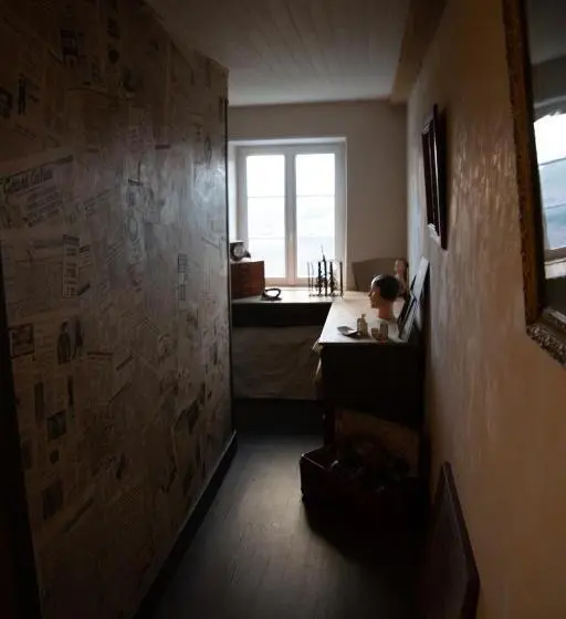 スタンダードルーム, Un Petit Bout Du Monde