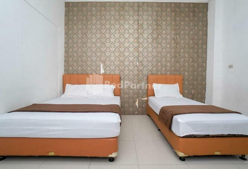 ファミリールーム, Reddoorz At Wisma Nabila Syariah Near Masjid Raya Baiturrahman Banda Aceh