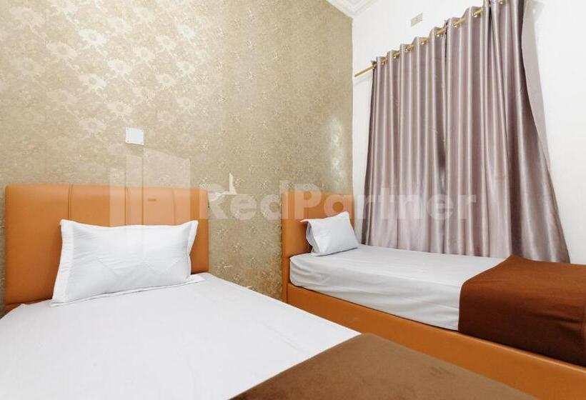 デラックスルーム, Reddoorz At Wisma Nabila Syariah Near Masjid Raya Baiturrahman Banda Aceh