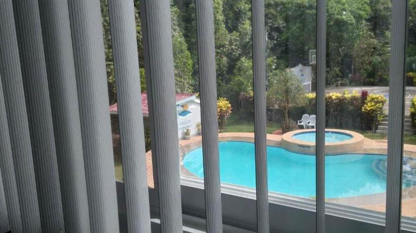 استودیوی لوکس, Camiguin Lanzones Resort