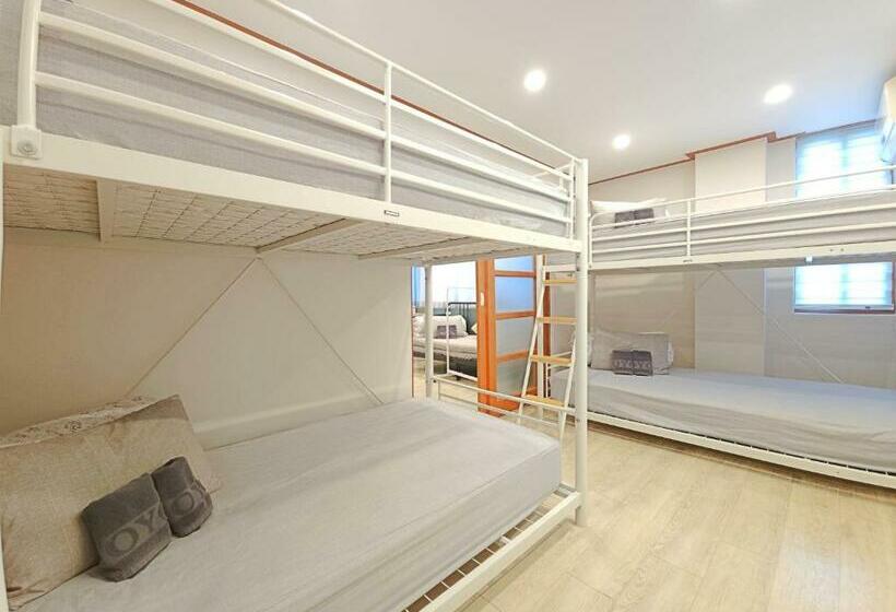 スイート（家族用）, Oyo Rooftop Hostel