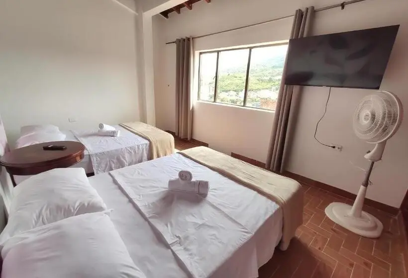 浴室共有スタンダード４人用ルーム, Hostal Colors