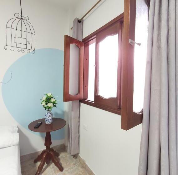 Номер Стандарт с Террасой, Hostal Colors