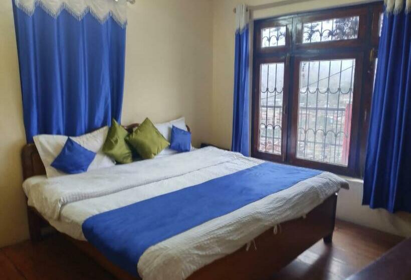חדר דלוקס, Chinar Lake View Nainital   100 Meter From Mall Road   Hygiene, Lake View & Spacious Room