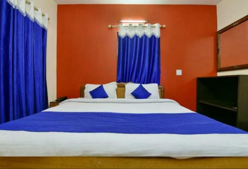 חדר דלוקס, Chinar Lake View Nainital   100 Meter From Mall Road   Hygiene, Lake View & Spacious Room