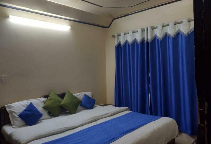 חדר דלוקס, Chinar Lake View Nainital   100 Meter From Mall Road   Hygiene, Lake View & Spacious Room