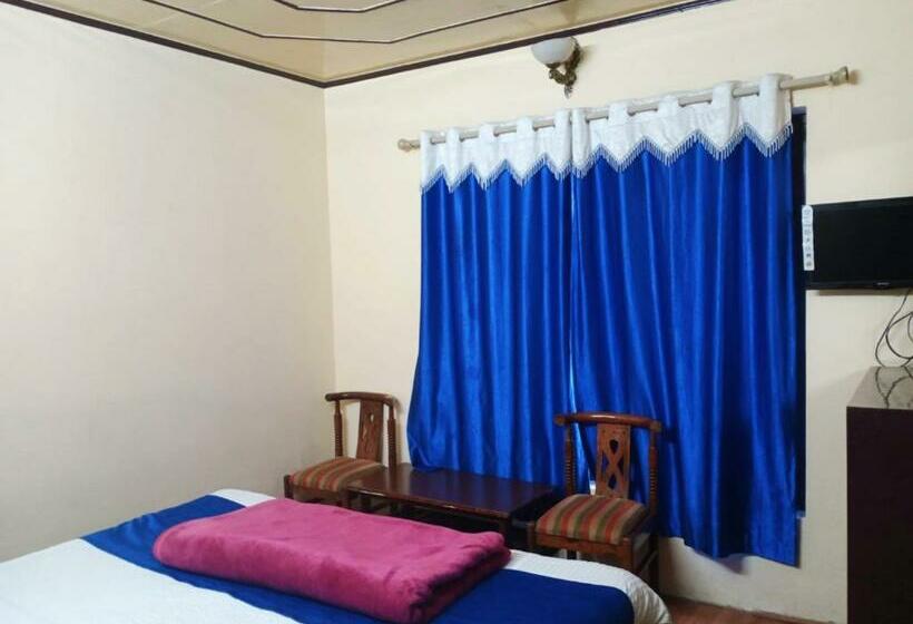 חדר דלוקס, Chinar Lake View Nainital   100 Meter From Mall Road   Hygiene, Lake View & Spacious Room