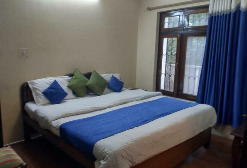 חדר דלוקס, Chinar Lake View Nainital   100 Meter From Mall Road   Hygiene, Lake View & Spacious Room