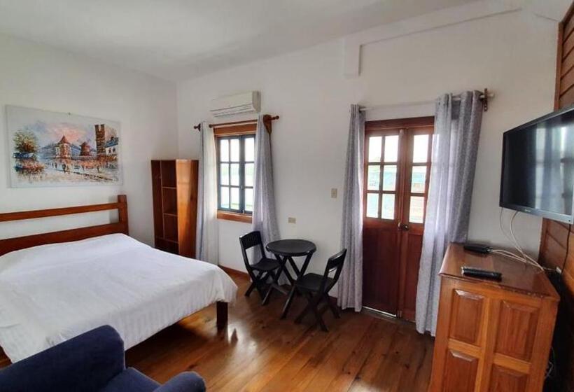 سوییت با چشمانداز دریا, Las Olas