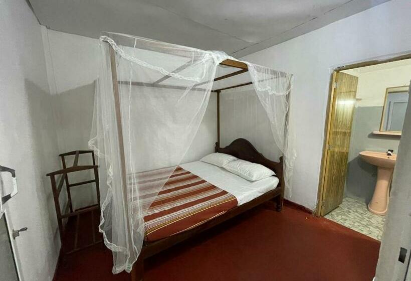 اتاق استاندارد, Senuri Guest House