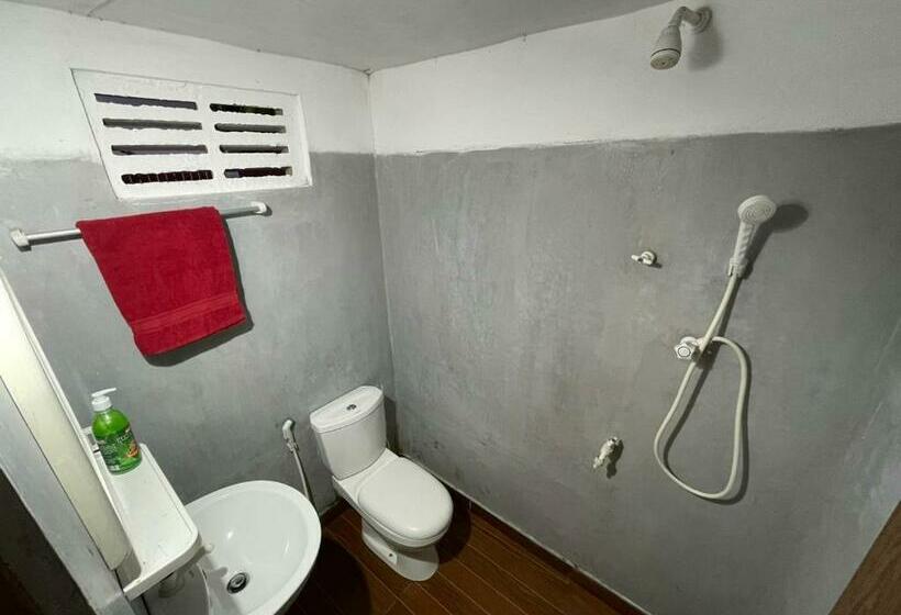 اتاق سوپریور, Senuri Guest House