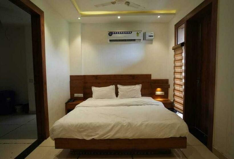 트리플 클래식 룸, Ashoka