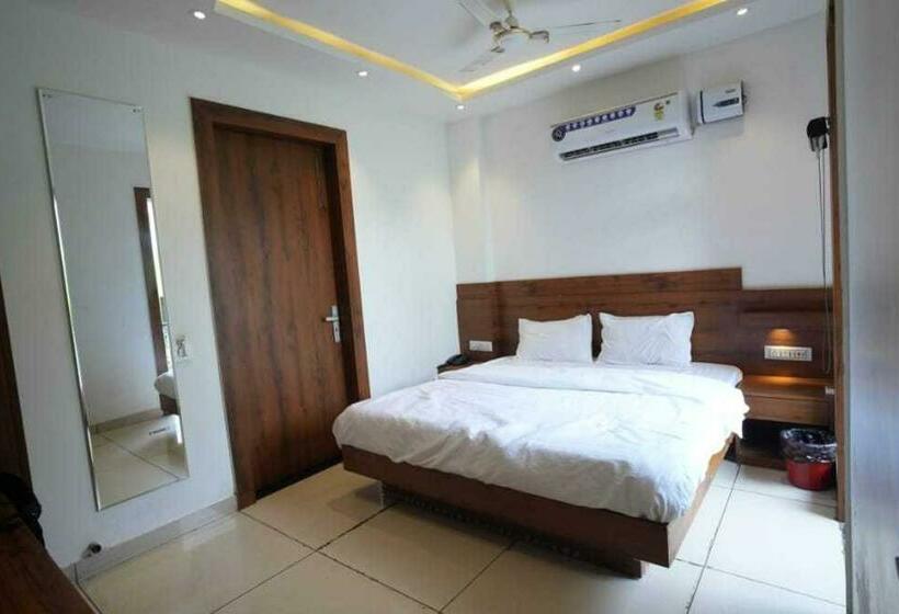 트리플 클래식 룸, Ashoka