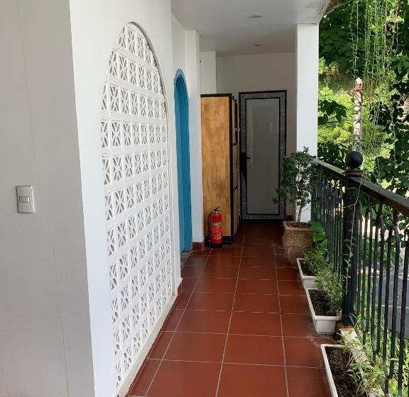 تختخواب در اتاق مشترک, Secret Garden Cat Ba