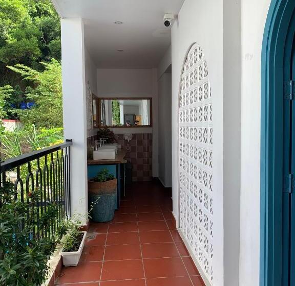 تختخواب در اتاق مشترک, Secret Garden Cat Ba