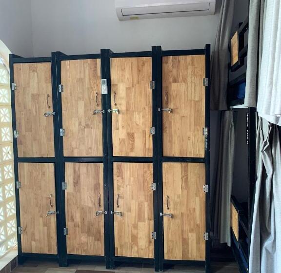 تختخواب در اتاق مشترک, Secret Garden Cat Ba