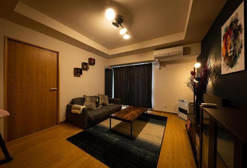 סוויטה נוף לגינה, Ams Tower