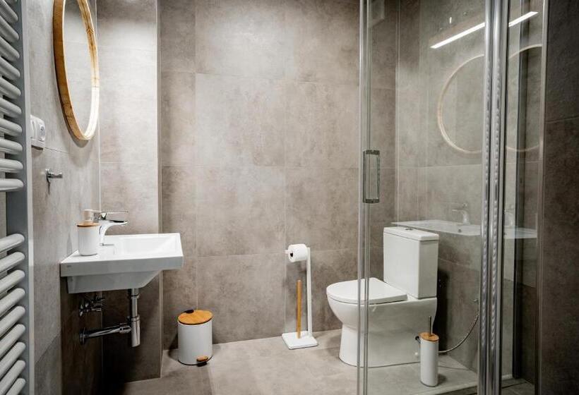 شقة غرفة واحدة, Apartmány None