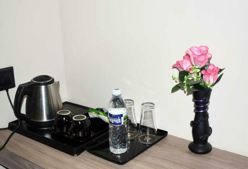 Номер Economy, Radha Residency