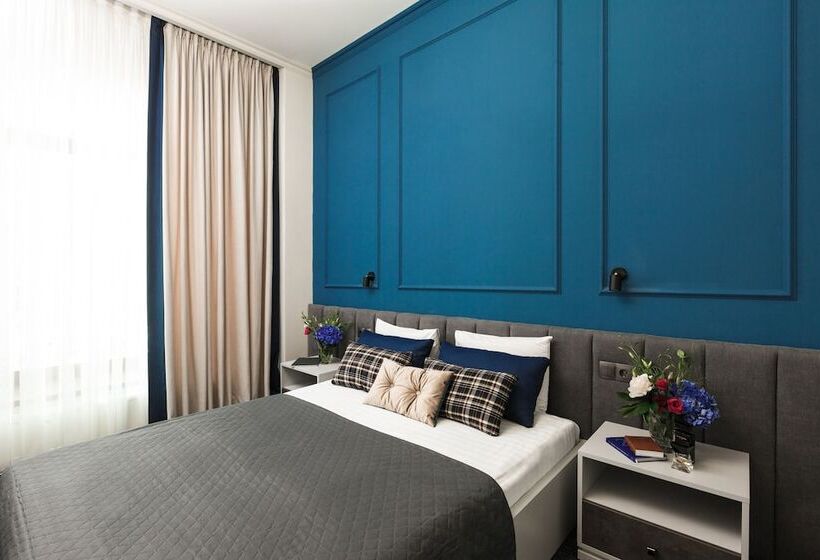 Standard Szoba, Deribas